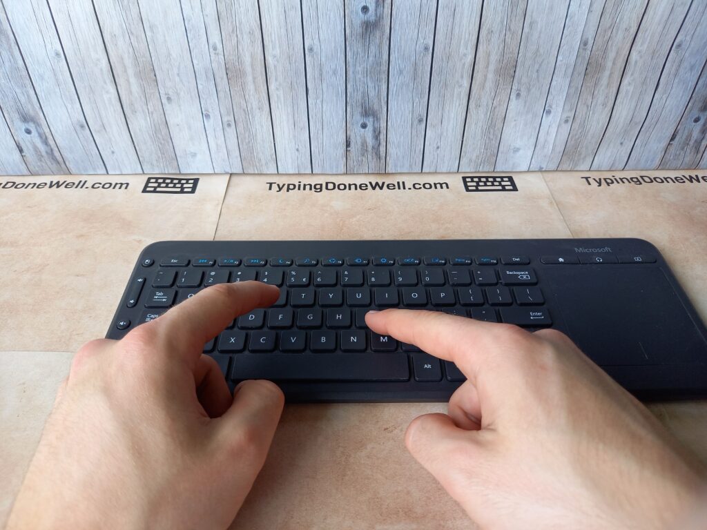 where to put your fingers when typing